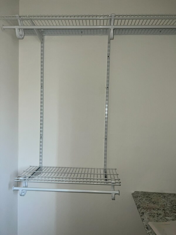 Building Photo - 205 N Mariposa St