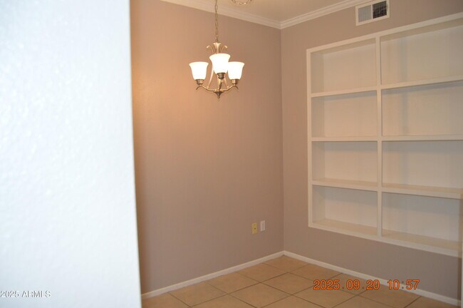 Building Photo - 16013 S Desert Foothills Pkwy