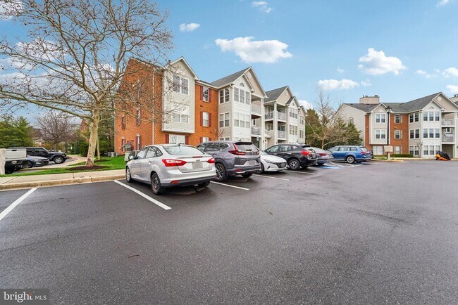Building Photo - 2444 Blue Spring Ct