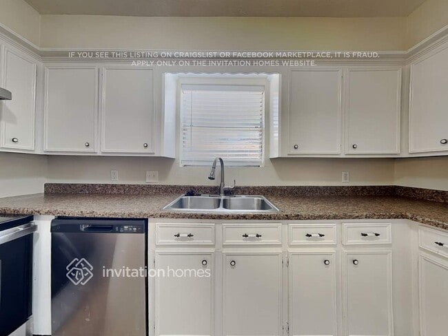 Building Photo - 4814 Wind Chimes Dr