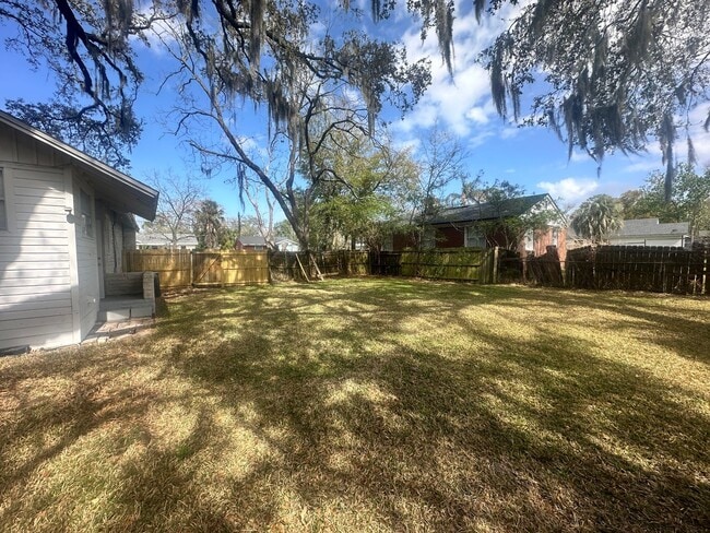 Building Photo - 2220 Faws St