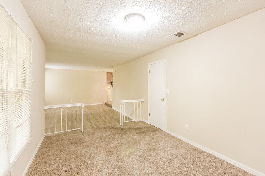 Building Photo - 4629 Dogwood Farms Dr