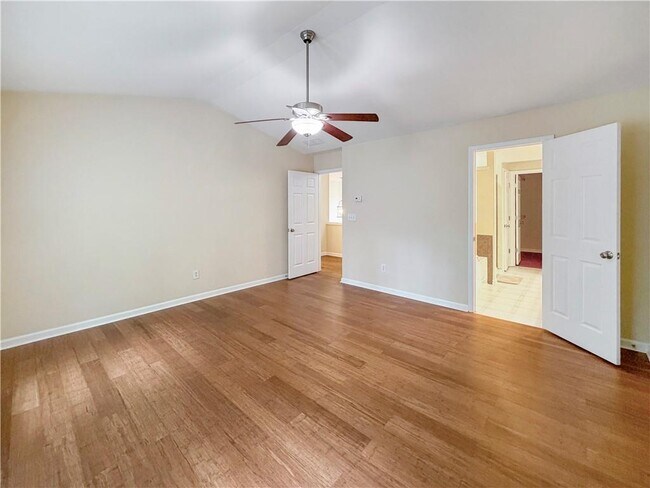 Building Photo - 2380 Fairlie Dr