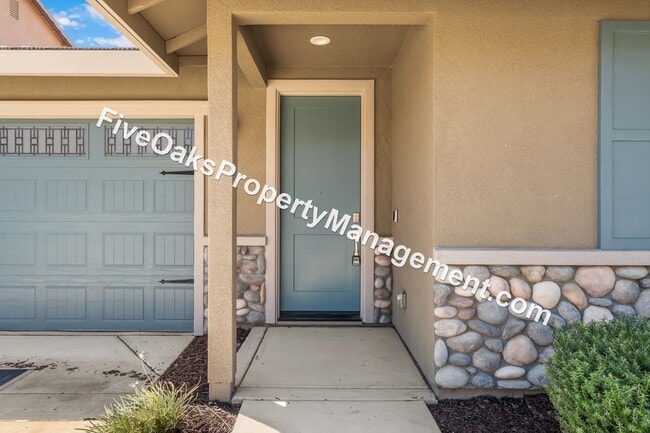 Building Photo - 571 Willow Ridge Ct