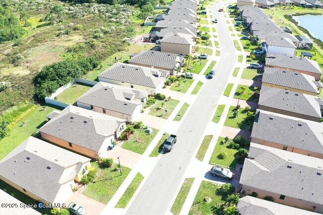 Building Photo - 943 Remington Green Dr SE