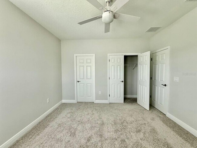 Building Photo - 35609 Stableton Ln