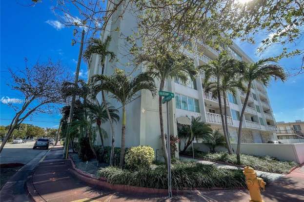 Building Photo - 8233 Harding Ave