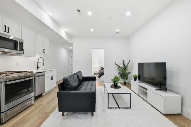 Building Photo - Brand-New Adams Morgan Boutique Living with Walk Score 99!