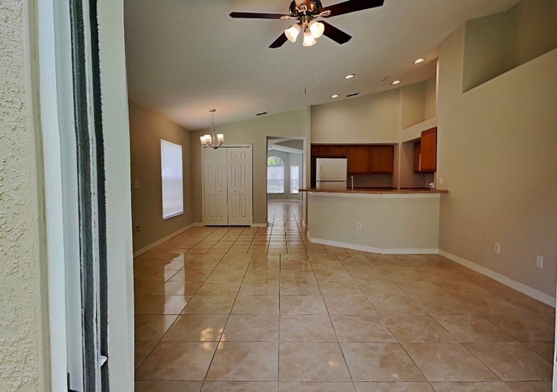 Building Photo - 10193 Oak Crest Rd