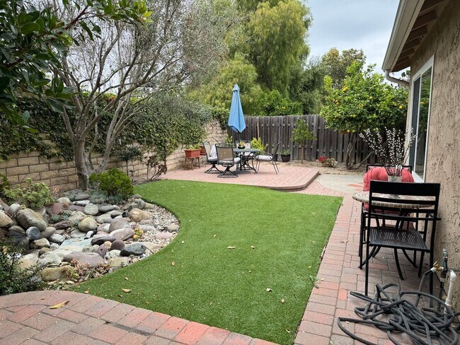 Building Photo - Nicely updated, one story Mission Oaks Home in Camarillo
