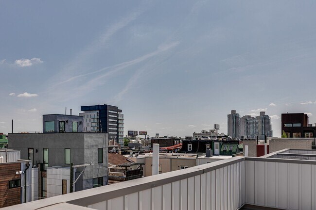 Building Photo - 322 Potts St