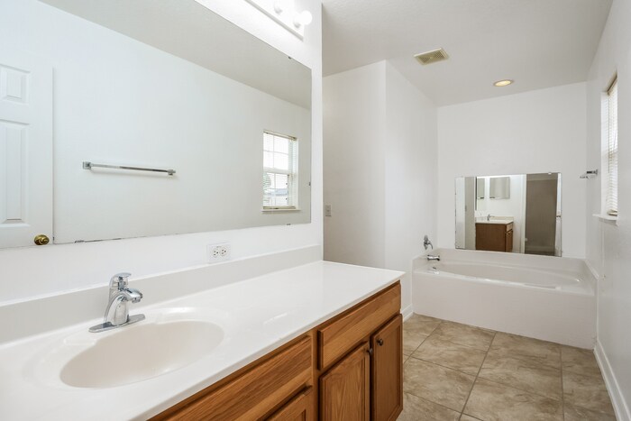 Building Photo - 508 Mallard Ct