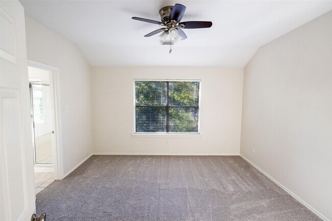 Building Photo - 11 Summer Haze Cir