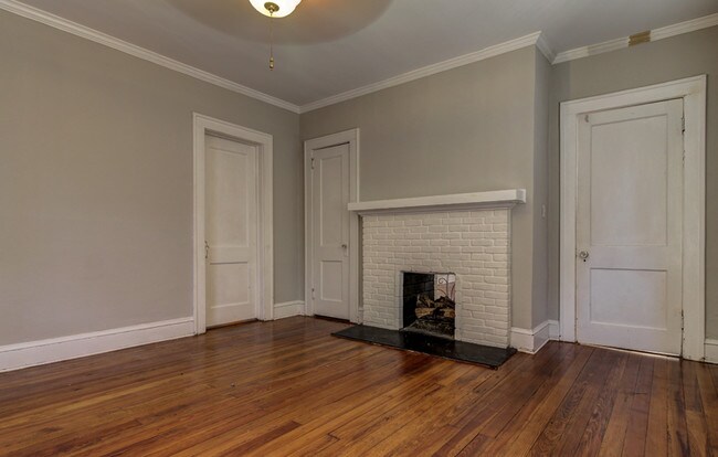 Building Photo - 1825 Thompson Ave