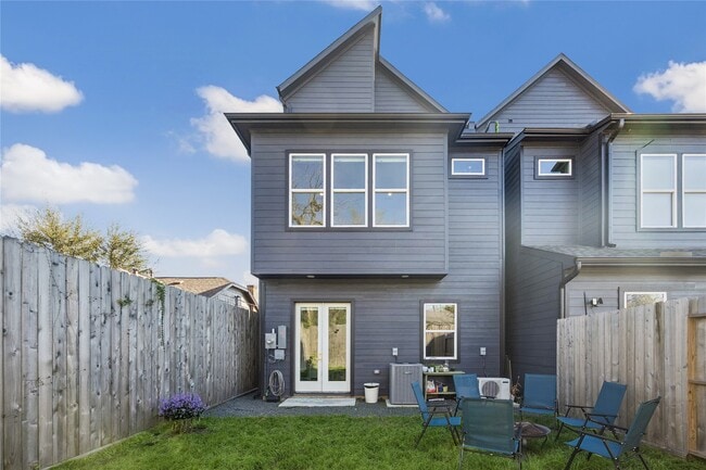 Building Photo - 3107 Webster St