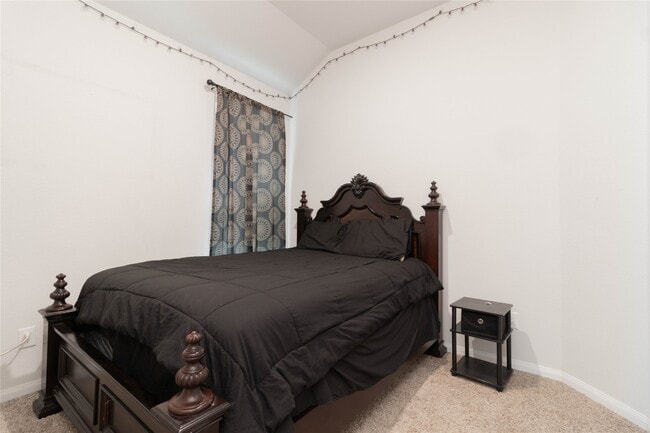 Building Photo - 2209 Cedar Vly Dr
