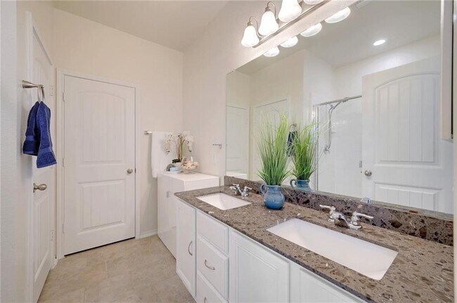 Building Photo - 8012 Gato Ln