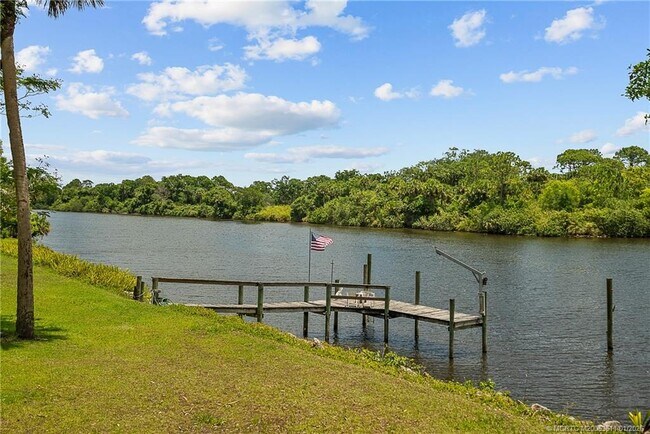 Building Photo - 11511 SW Citrus Blvd S