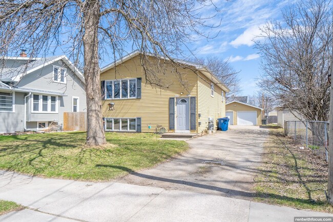 Building Photo - 1214 Mt Vernon St