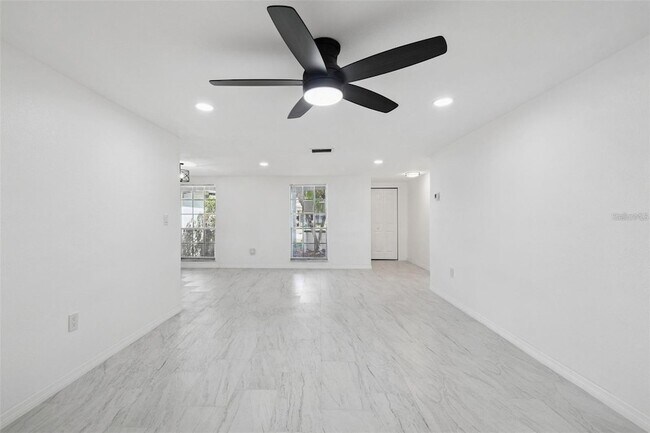 Building Photo - 3513 Landale Dr