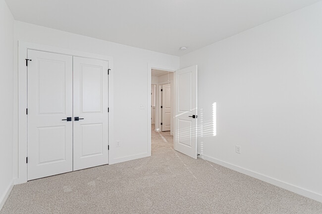 Building Photo - 1411 Darrowby Wy