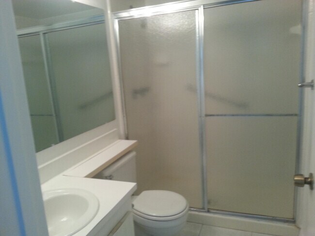Building Photo - 206 Foxtail Dr