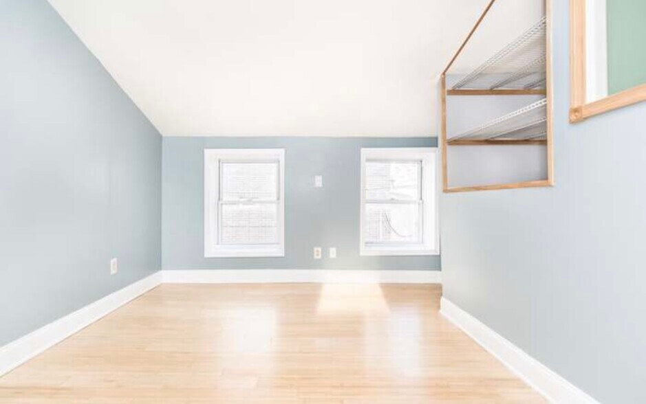 Building Photo - 1313 S American St