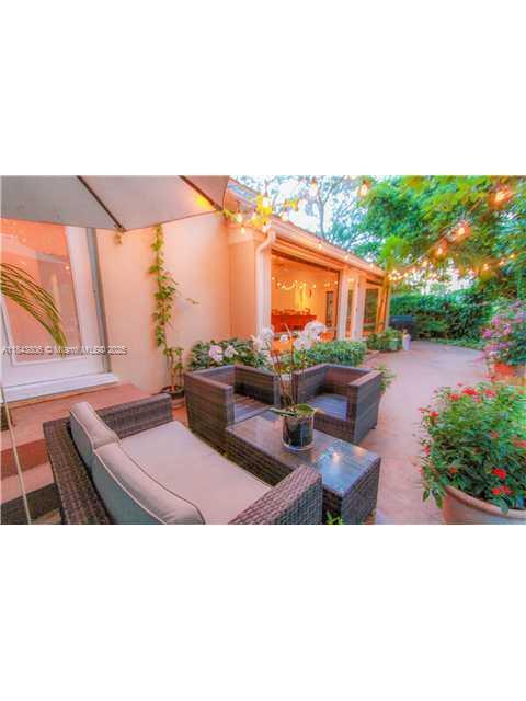 Building Photo - 415 Bargello Ave