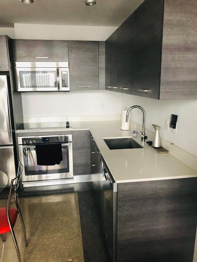 Kitchen - 151 SE 1st St