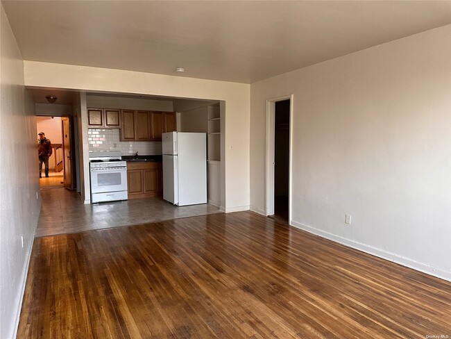 Building Photo - 120 Division Ave