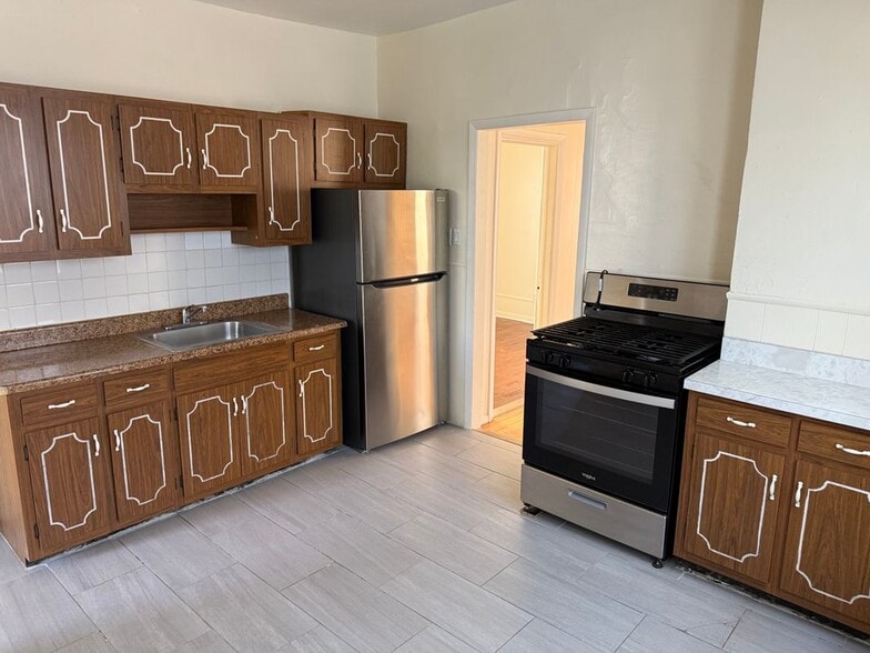 Building Photo - 103 Burhans Ave