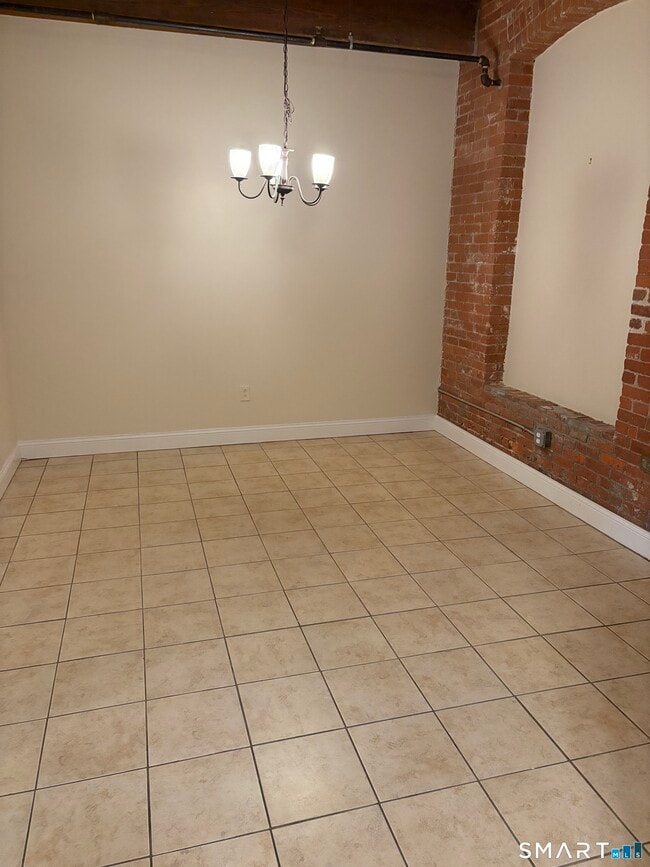 Building Photo - 145 Canal St E