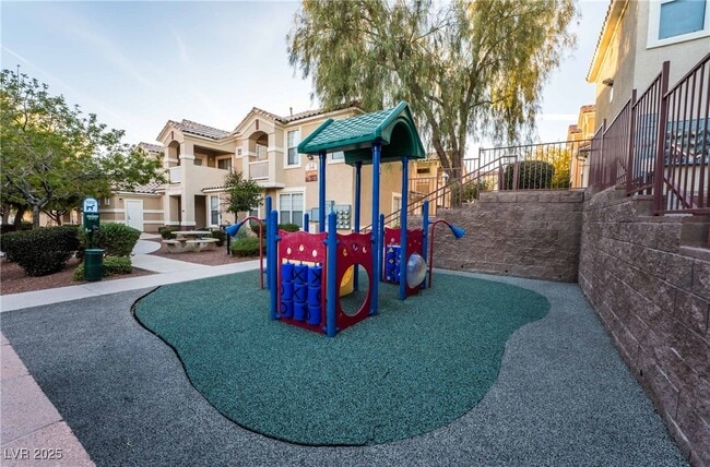 Building Photo - 5855 Valley Dr