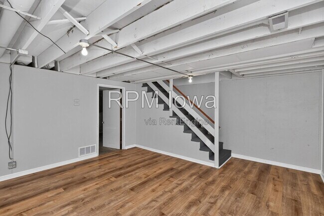 Building Photo - 3439 SE 20th St