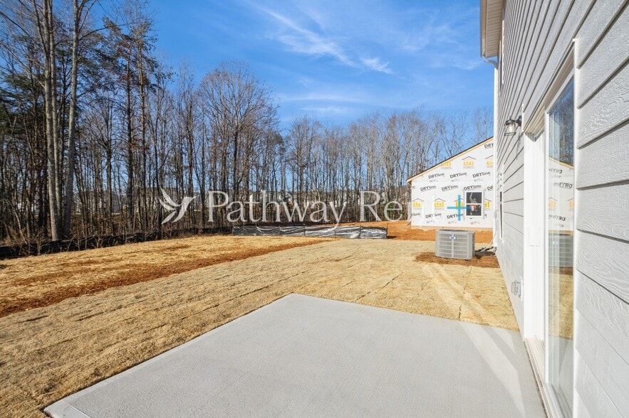 Building Photo - 116 Rills Xing Wy