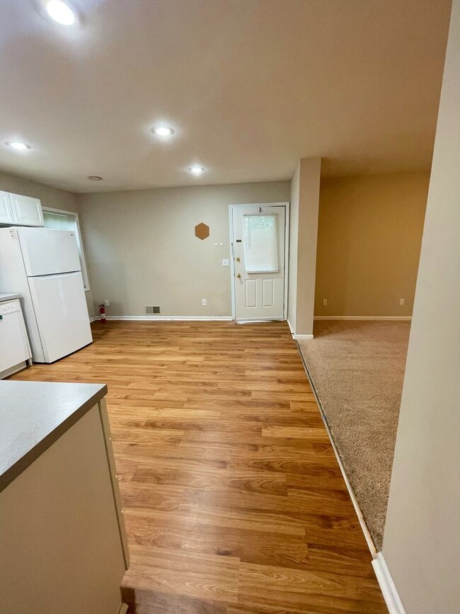 Building Photo - 230/232 Brookridge Rd.