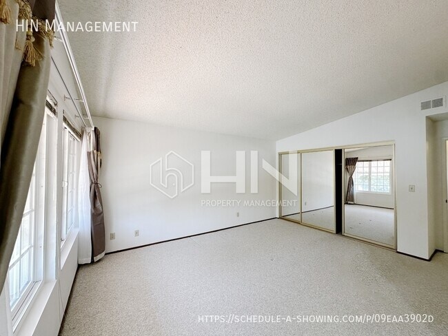Building Photo - 43000 Noria Rd