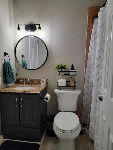 Building Photo - 3045 Shepperton Ter