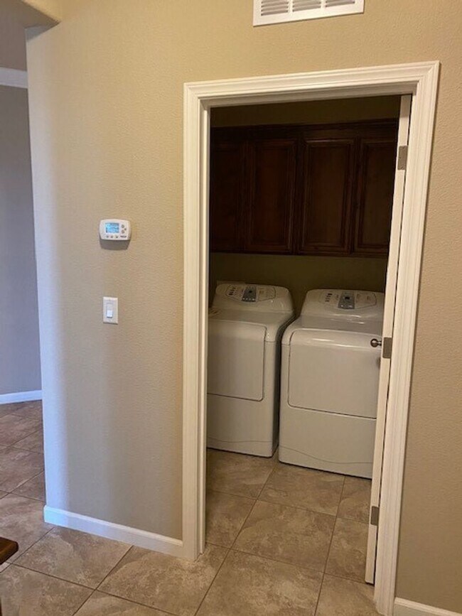 Building Photo - Home in Crocker Ranch gated community.
