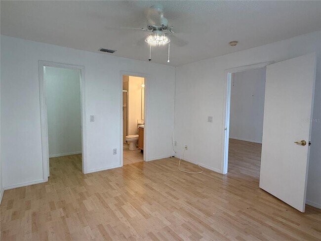 Building Photo - 13801 Timberland Dr
