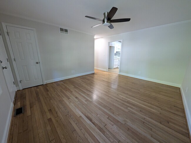 Building Photo - 1274 Tredwell Dr
