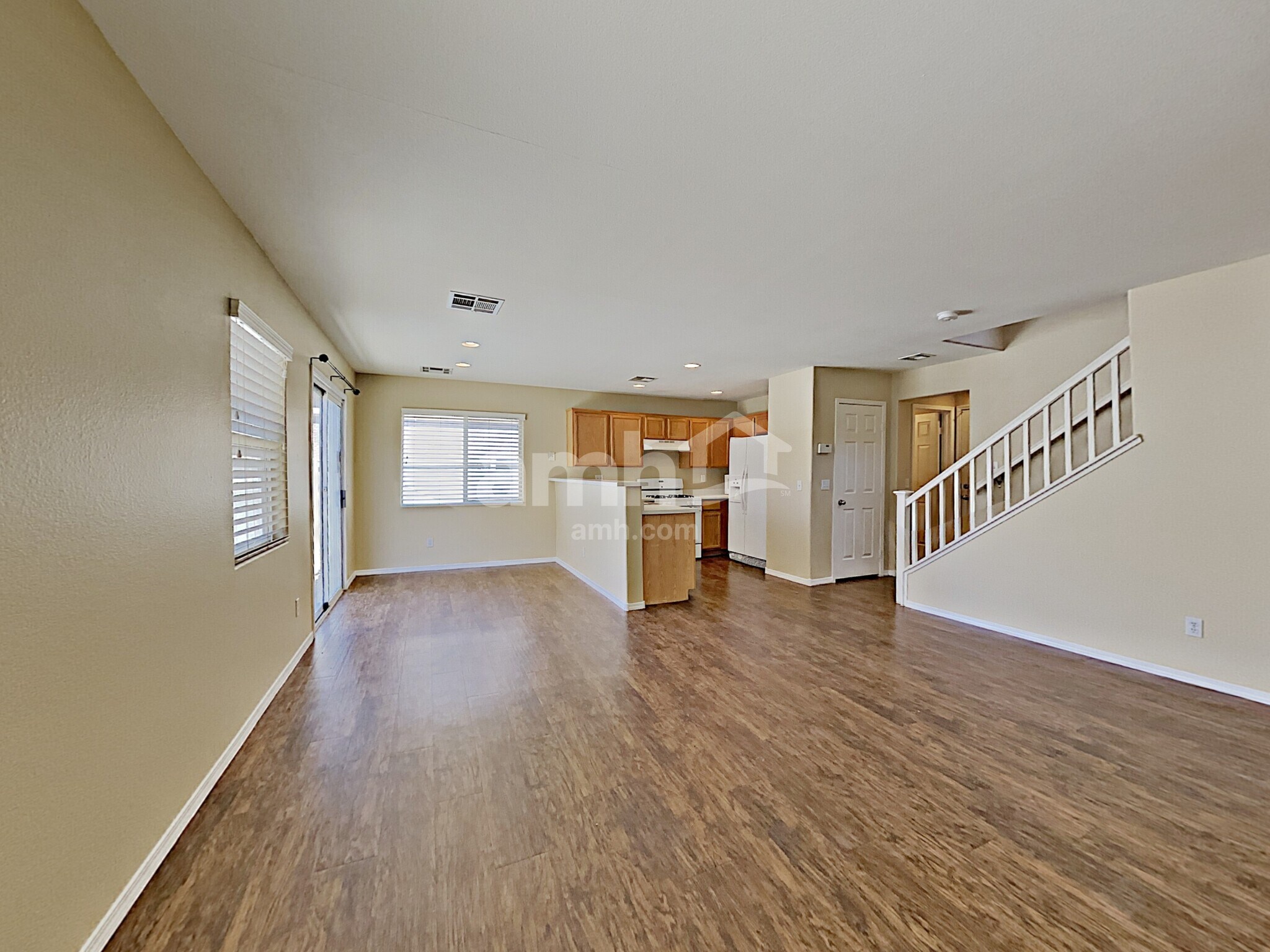 Building Photo - 986 Cantabria Heights Ave