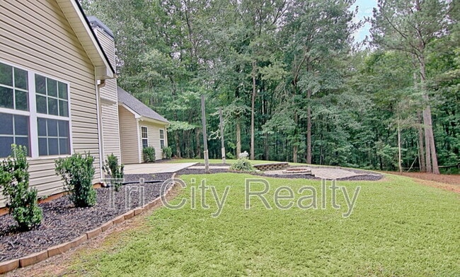 Building Photo - 69 Meadows Creek Ln