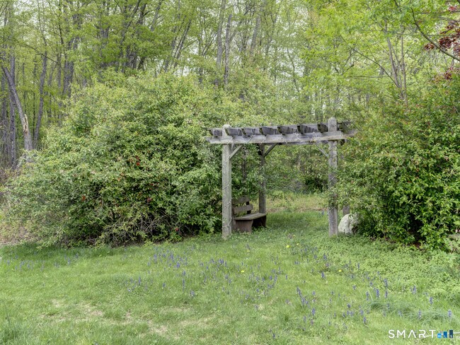 Building Photo - 384 Woodland Rd