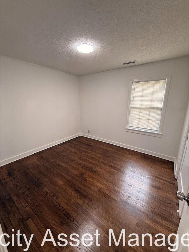 Building Photo - A MUST-SEE SECTION 8 FRIENDLY HOME!!!!
