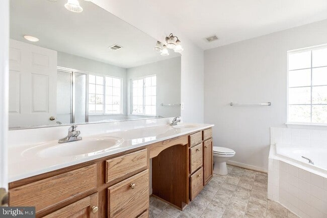 Building Photo - 12075 Serenity Pl