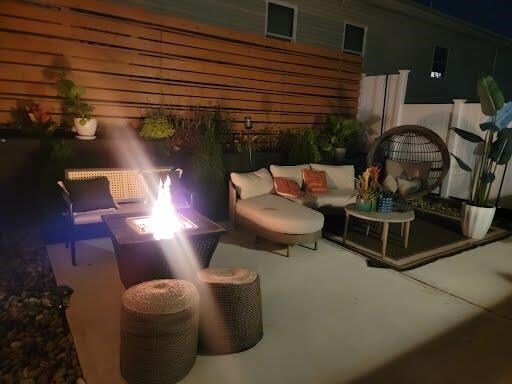 Building Photo - 201 Lincoln St