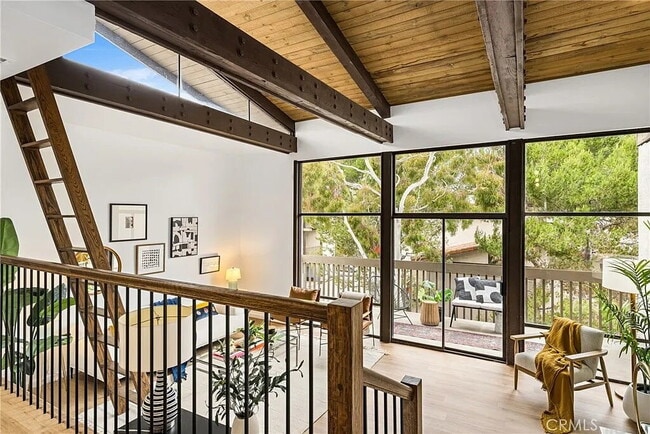 Building Photo - "Chic Marina Pacifica Retreat: 1-Bedroom G...
