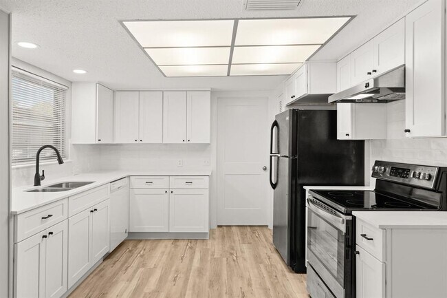 Building Photo - 7301 Langston Dr