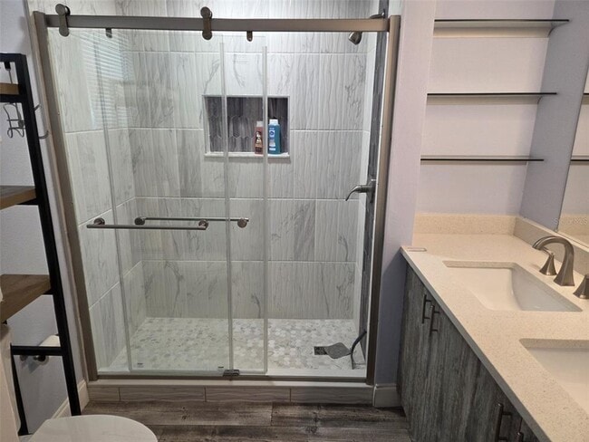 Building Photo - 5105 Tangerine Ave S